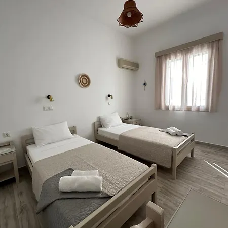 Nick's 4 Apartment Parikia (Paros)